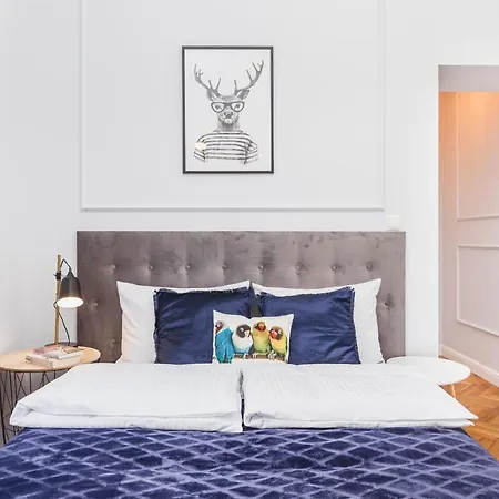 Traveler'S Best Choice - Old Town Guesthouse - By Upstairs-3